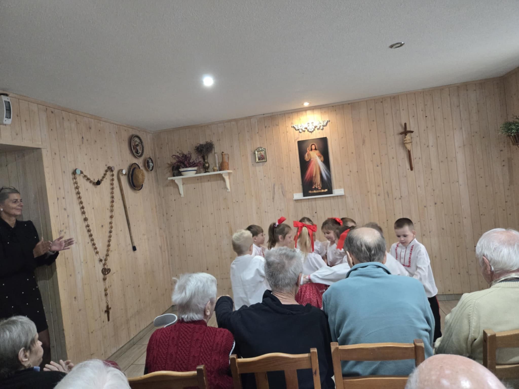 571187419_880551590961707_1491114172421651140_n