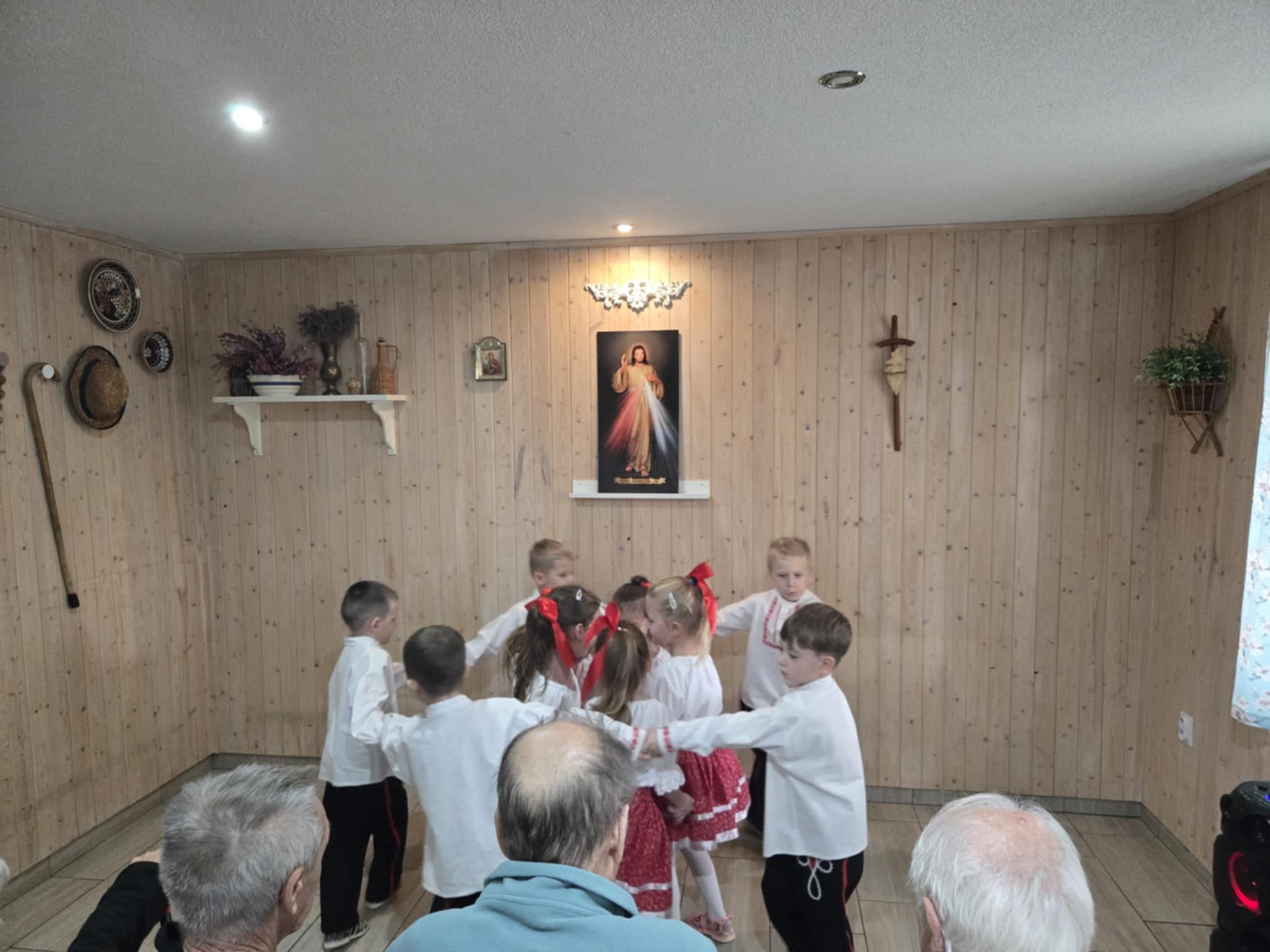 571341261_880551540961712_7116108175975376229_n